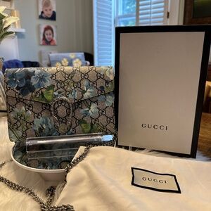 listing-status-banner